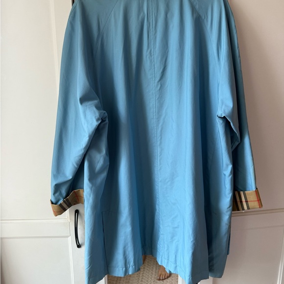 Burberry swing raincoat! - Picture 5 of 7
